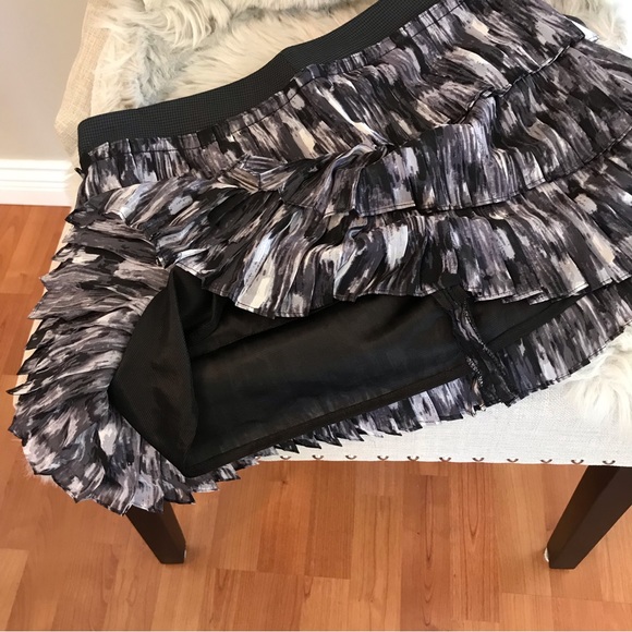 JESSICA SIMPSON | Tiered Pleated Skater Size 7/8 in Black & Purple - Picture 4 of 10